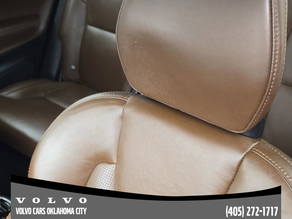 Certified 2023 Volvo XC90 B6 Ultimate w/ Protection Package Premier image 14