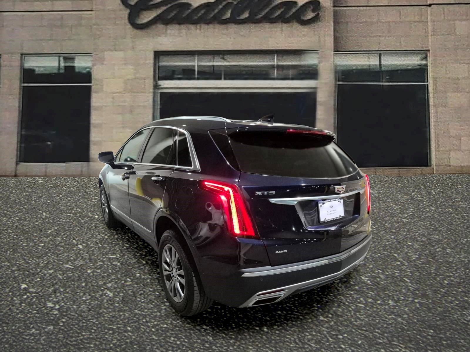 Certified 2022 Cadillac XT5 Premium Luxury AWD/4WD image 3