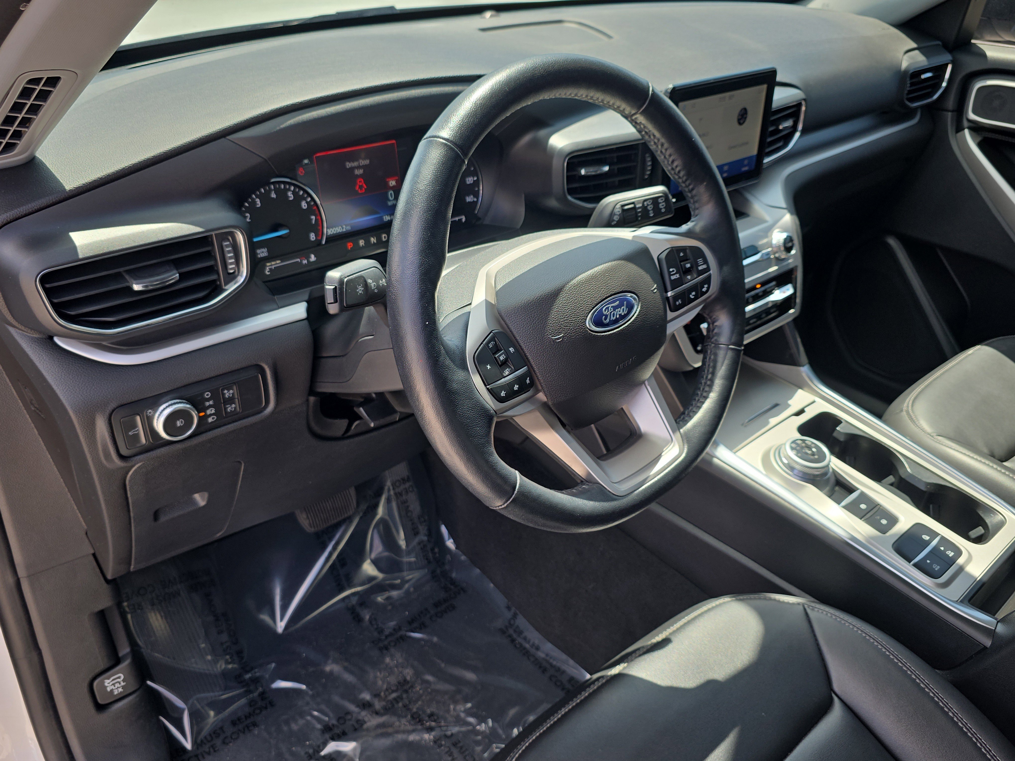 Used 2022 Ford Explorer XLT w/ Equipment Group 202A RWD image 26