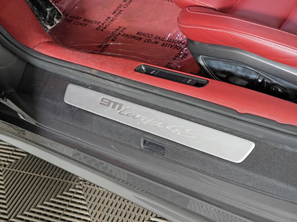 Certified 2021 Porsche 911 Targa 4S AWD/4WD image 28