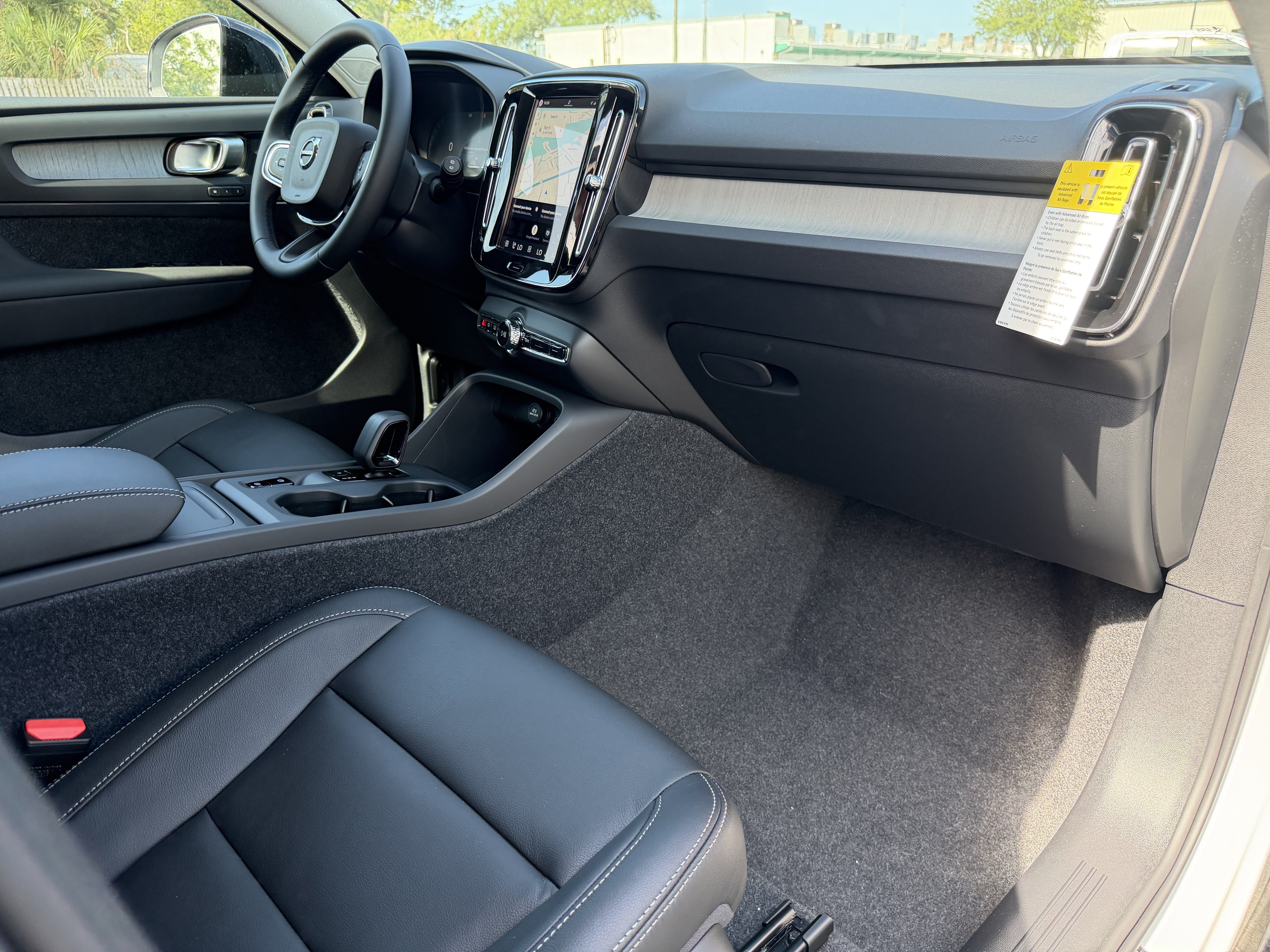 New 2026 Volvo XC40 B4 Core w/ Climate Package FWD image 11