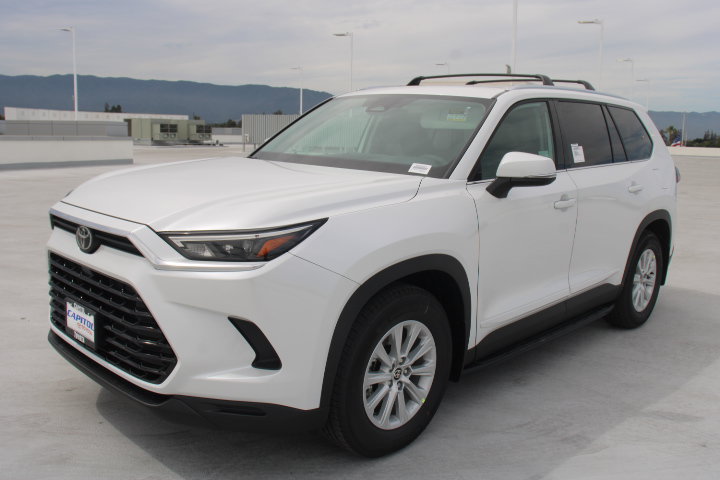 New 2026 Toyota Grand Highlander XLE FWD image 6