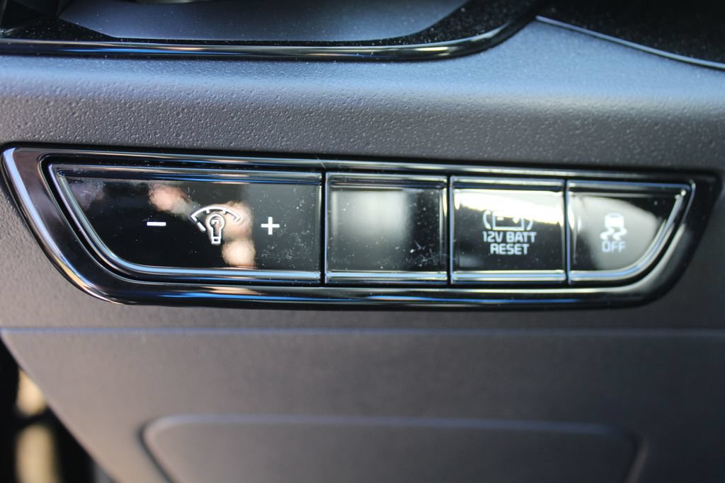 New 2026 Kia Niro FWD image 23