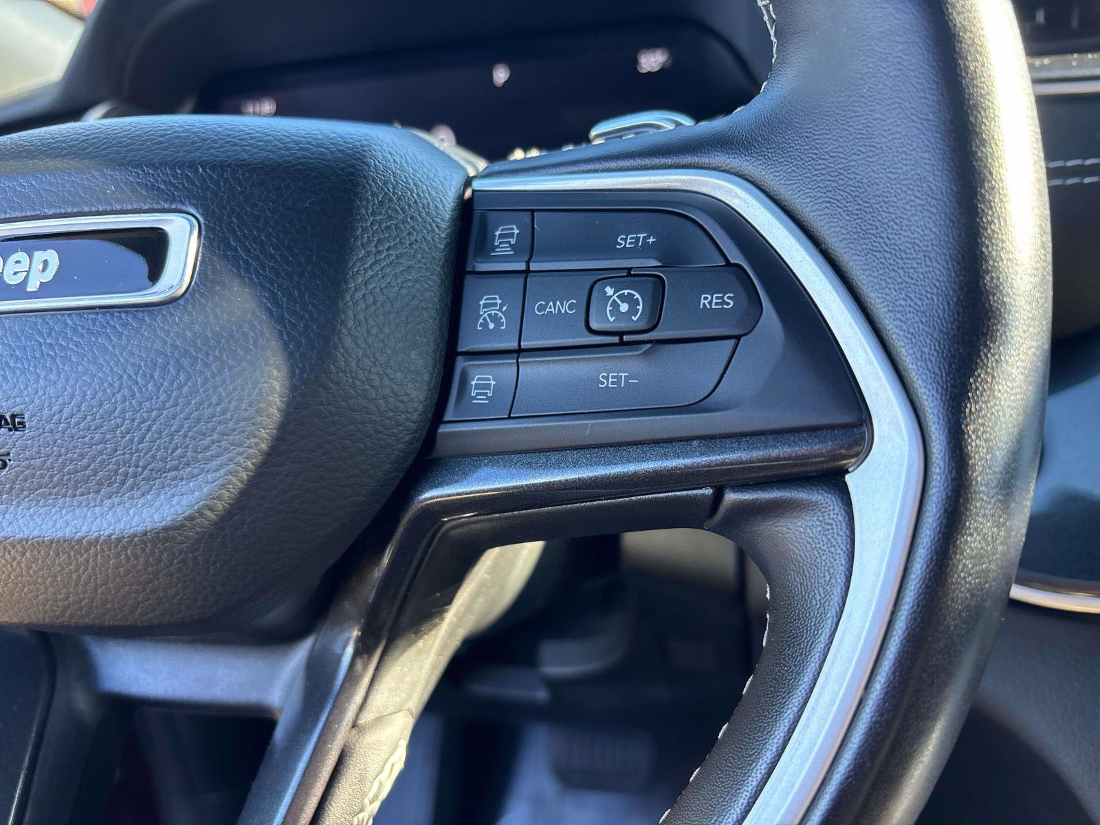 Certified 2022 Jeep Grand Cherokee L Laredo image 20