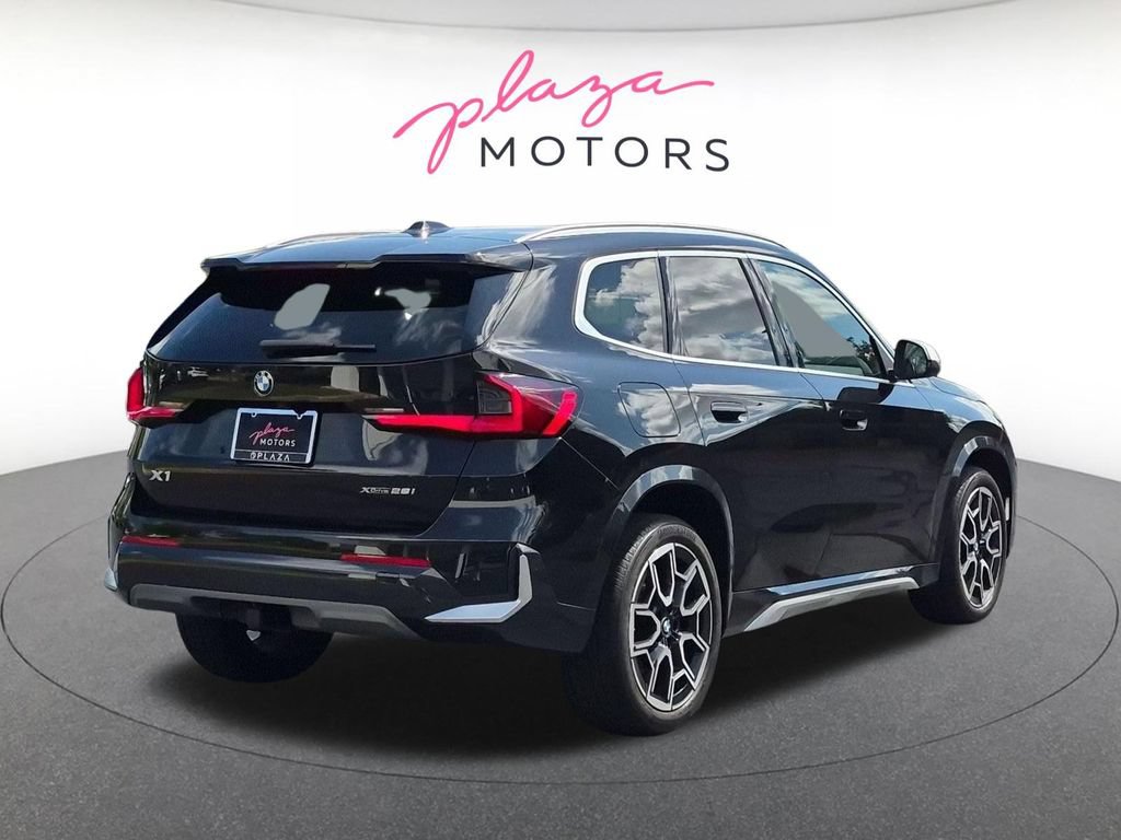 Used 2023 BMW X1 xDrive28i w/ Premium Package AWD/4WD image 5
