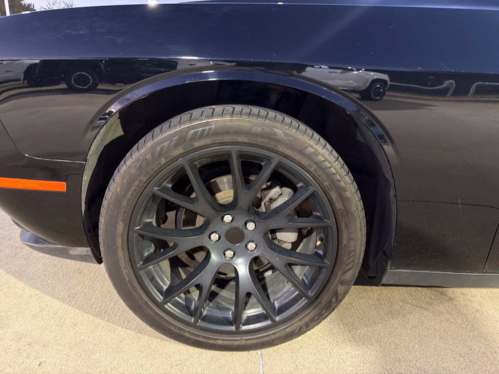 Used 2016 Dodge Challenger SXT w/ Blacktop Package RWD image 13