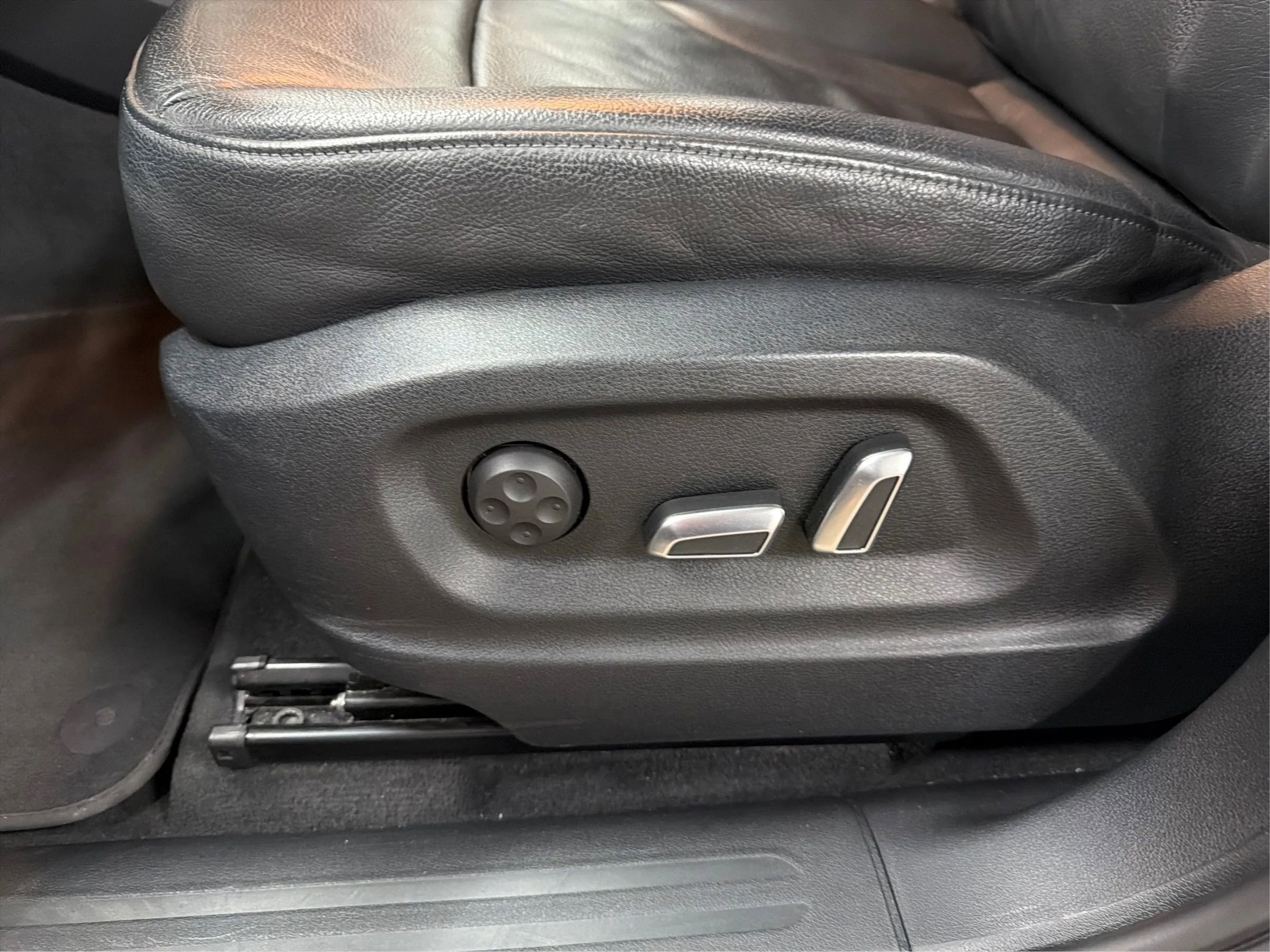 Used 2016 Audi Q5 3.0T Prestige image 40