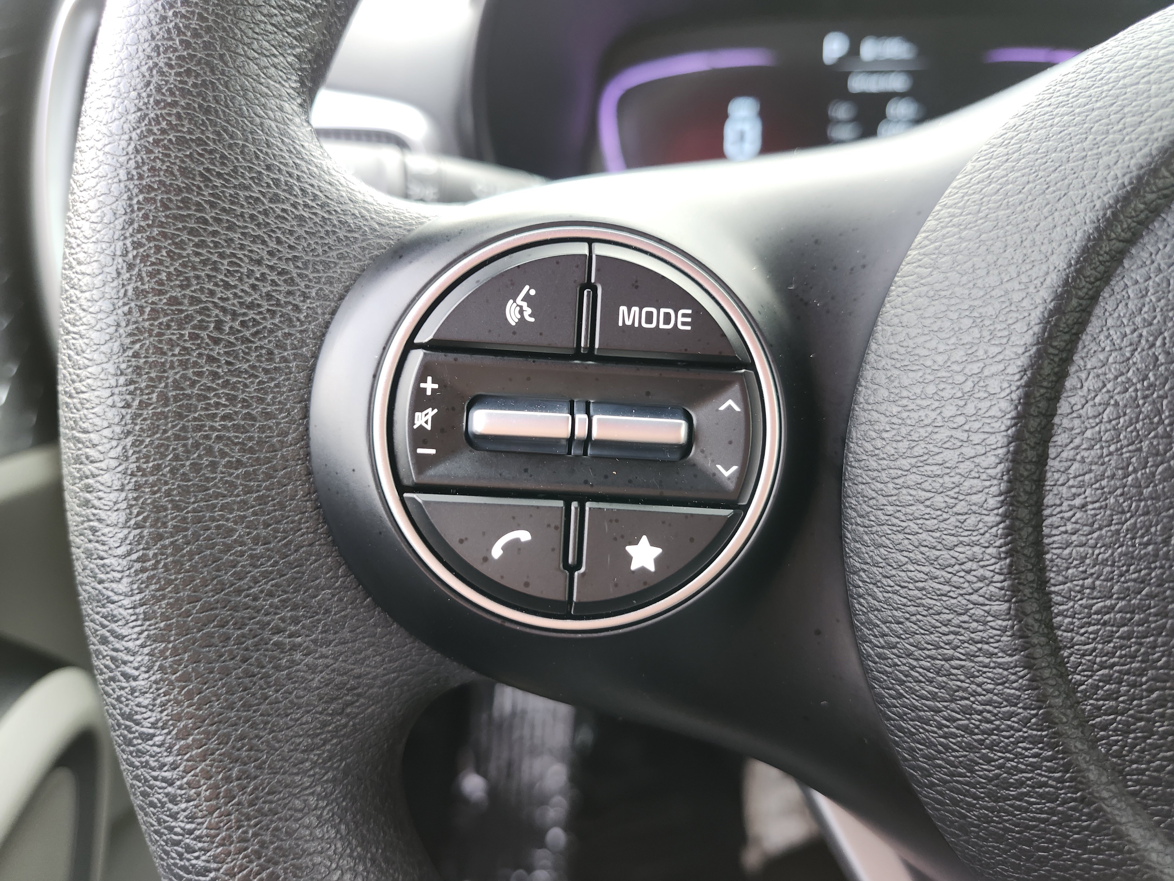 Used 2025 Kia Soul LX w/ LX Technology Package FWD image 31