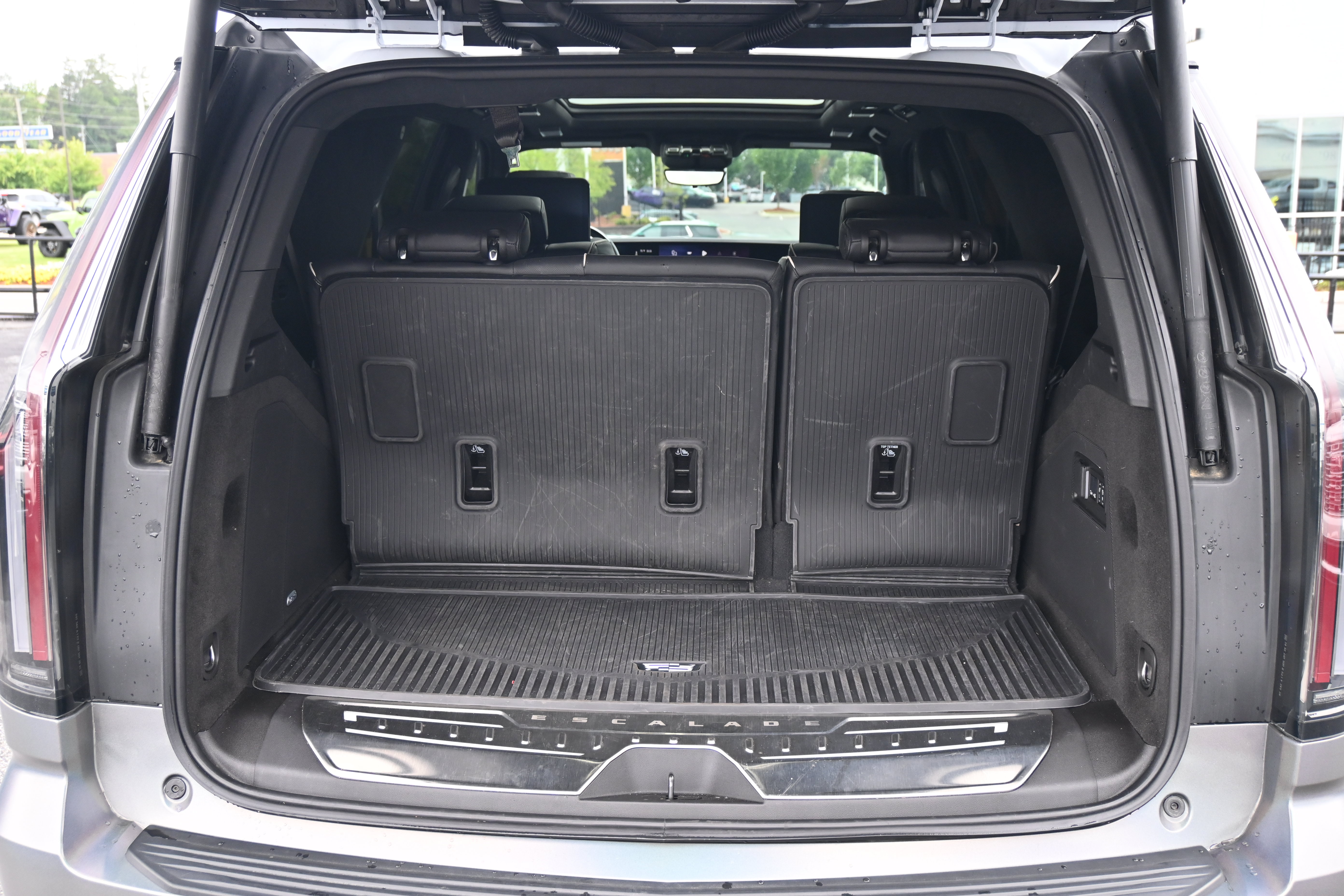 Used 2026 Cadillac Escalade V w/ LPO, ONYX Package AWD/4WD image 39