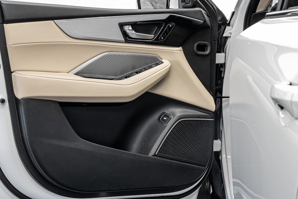 Certified 2023 Acura MDX SH-AWD w/ Technology Package image 9