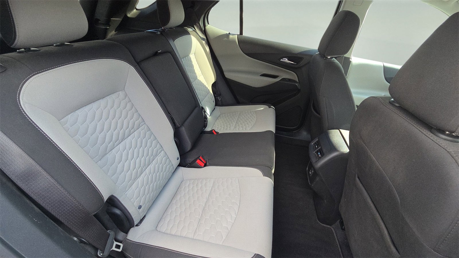 Used 2020 Chevrolet Equinox LT image 17