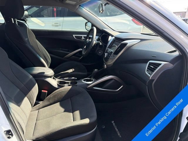 Used 2016 Hyundai Veloster FWD image 14