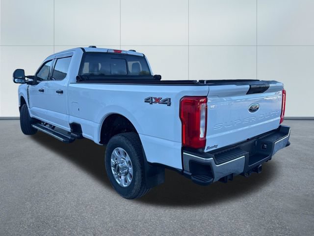 Used 2024 Ford F350 XLT AWD/4WD image 2
