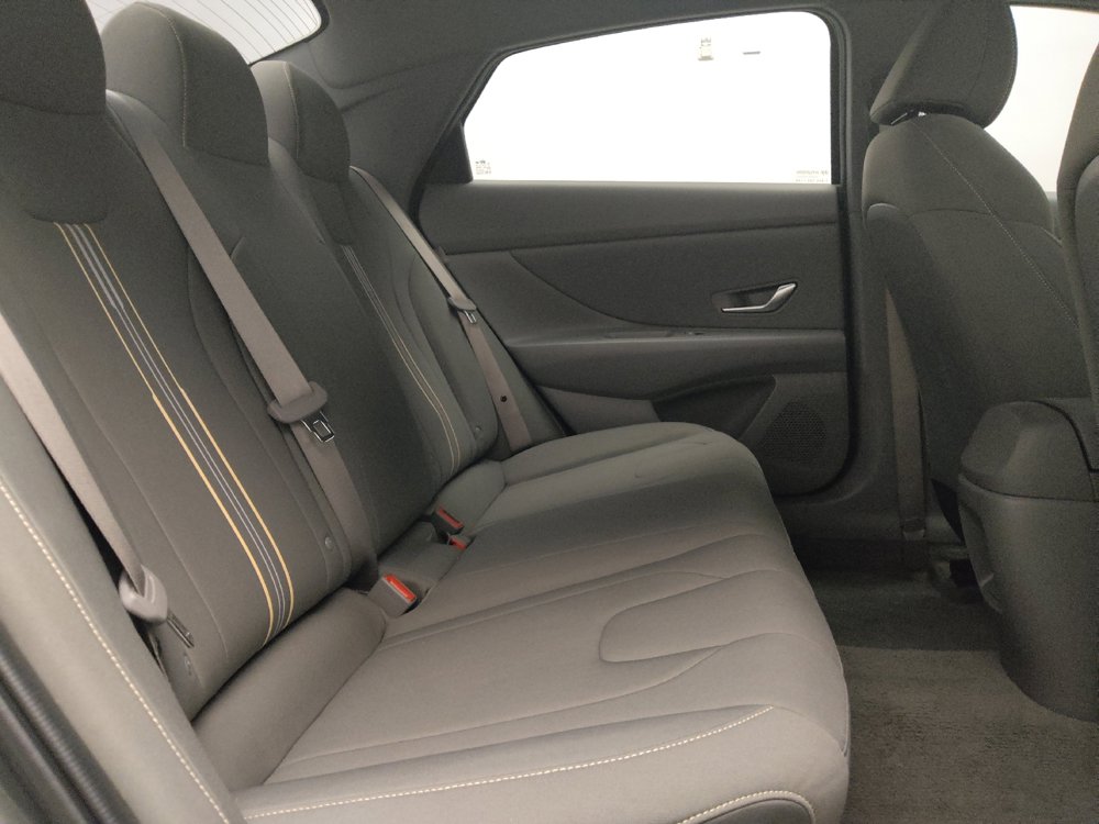 Used 2025 Hyundai Elantra Sport FWD image 19