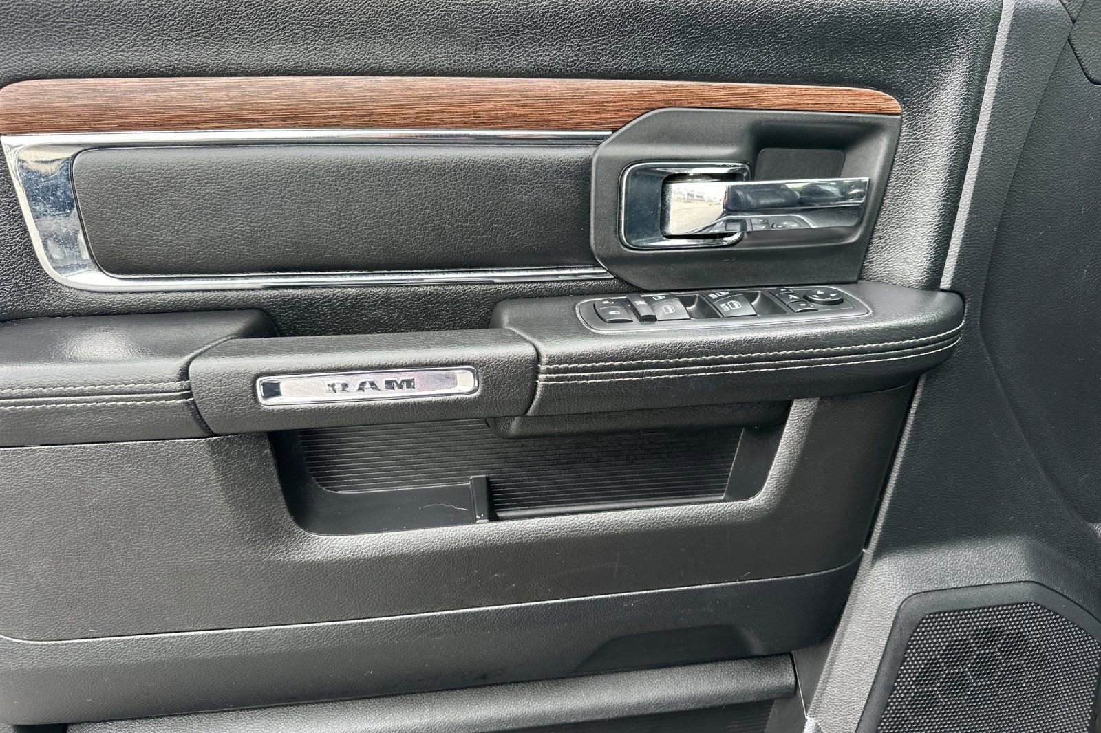 Used 2018 RAM 2500 Laramie w/ Sport Appearance Group image 12