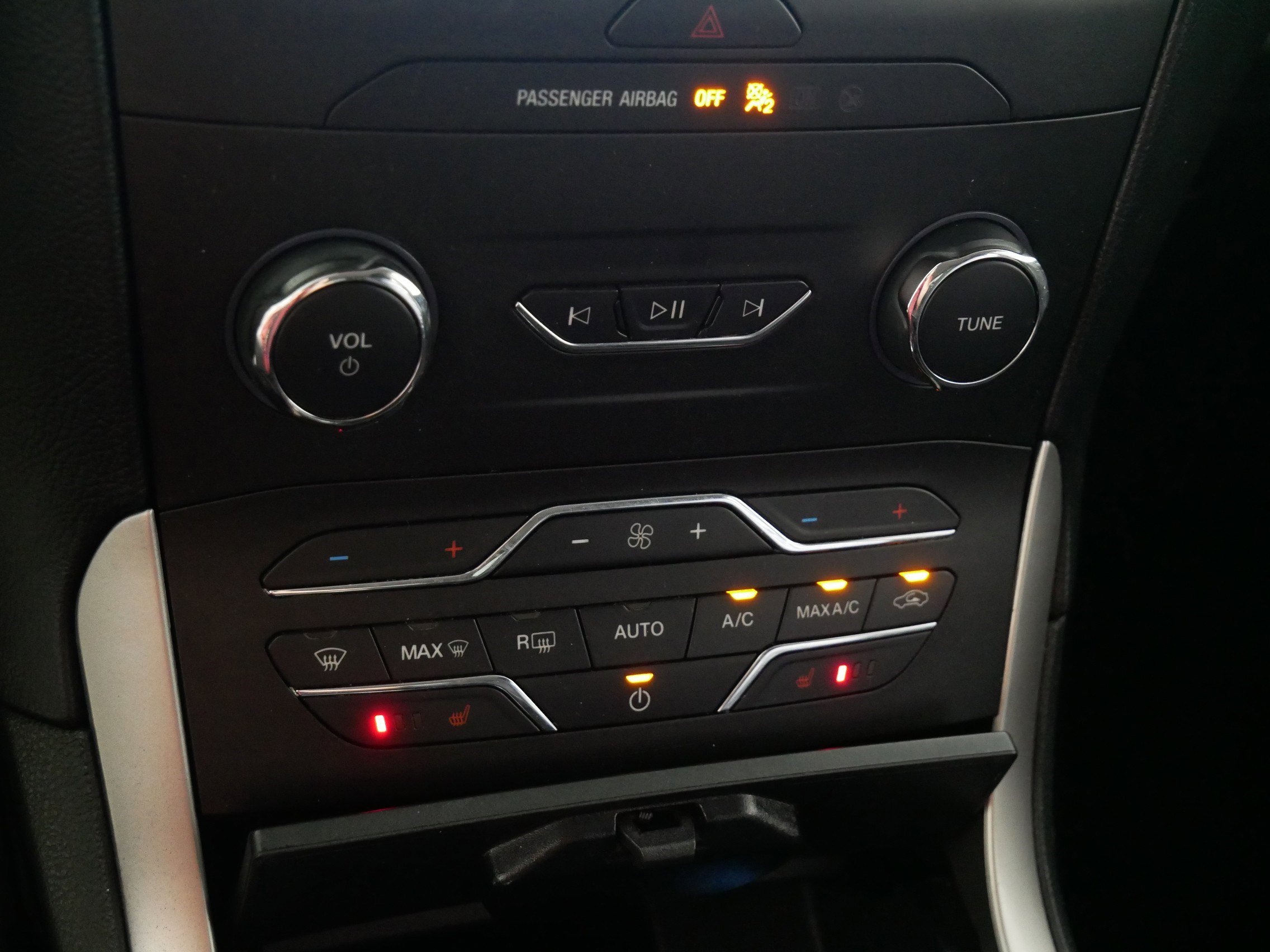 Used 2020 Ford Edge SEL AWD/4WD image 23