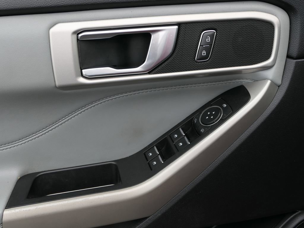 Used 2022 Ford Explorer XLT w/ Equipment Group 202A image 14