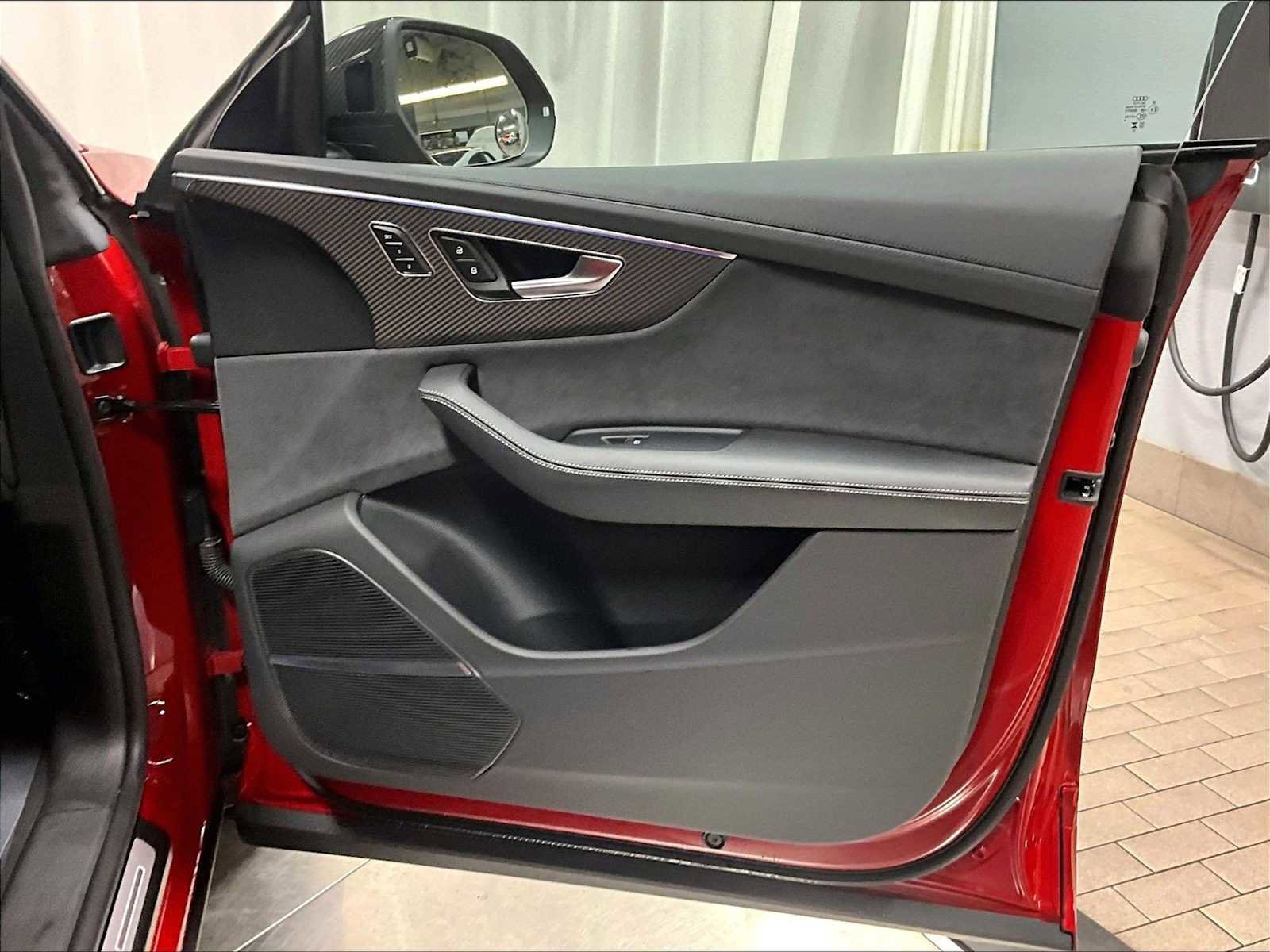 Used 2024 Audi SQ8 Prestige image 29