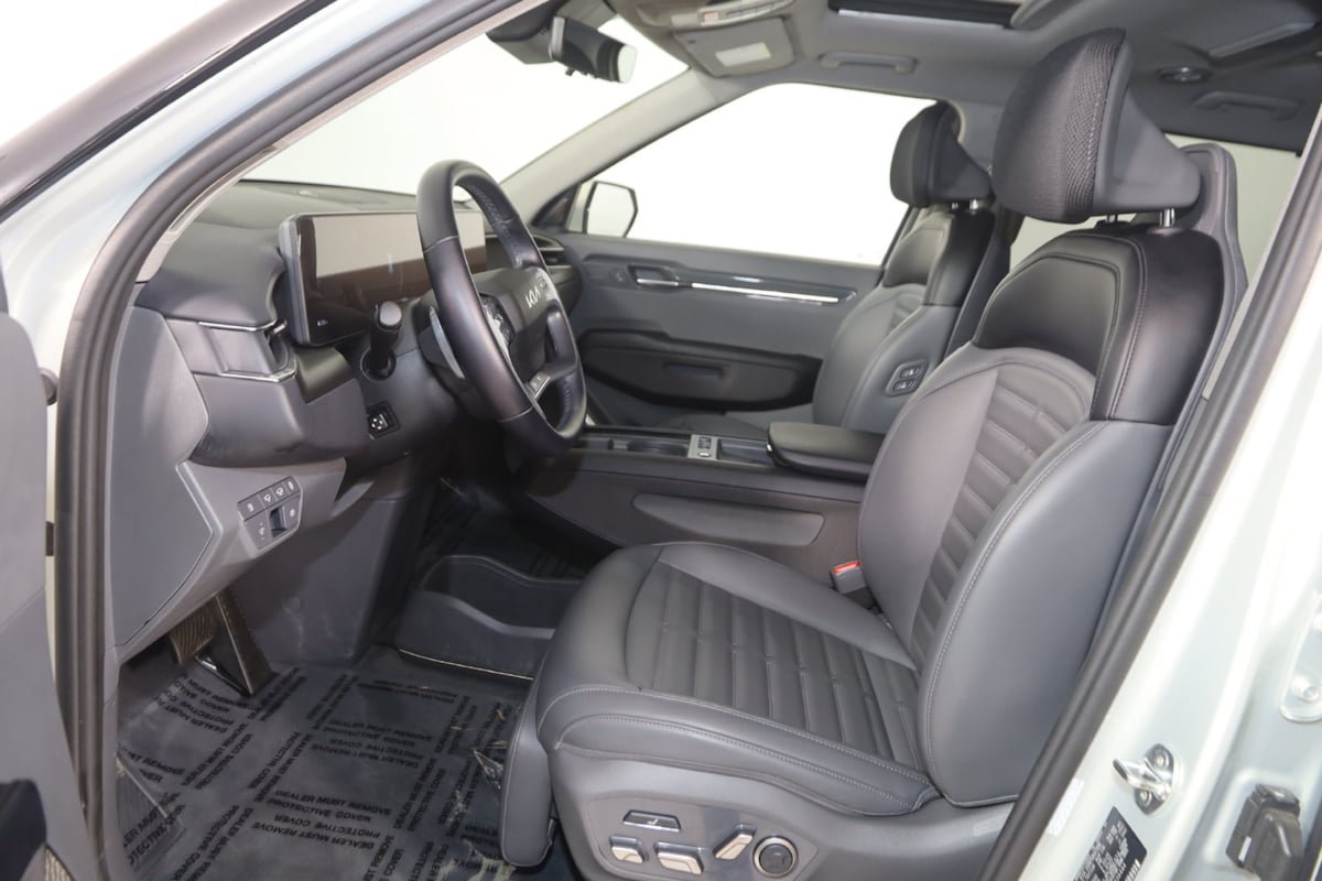 Used 2024 Kia EV9 Land AWD/4WD image 13