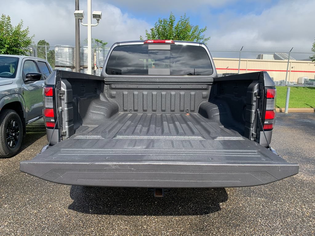 Used 2025 Nissan Frontier PRO-4X w/ Tow Package AWD/4WD image 7