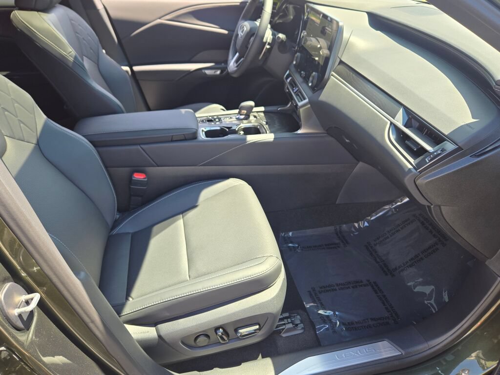 Used 2025 Lexus RX 350 Premium w/ Accessory Package (Z1) AWD/4WD image 5