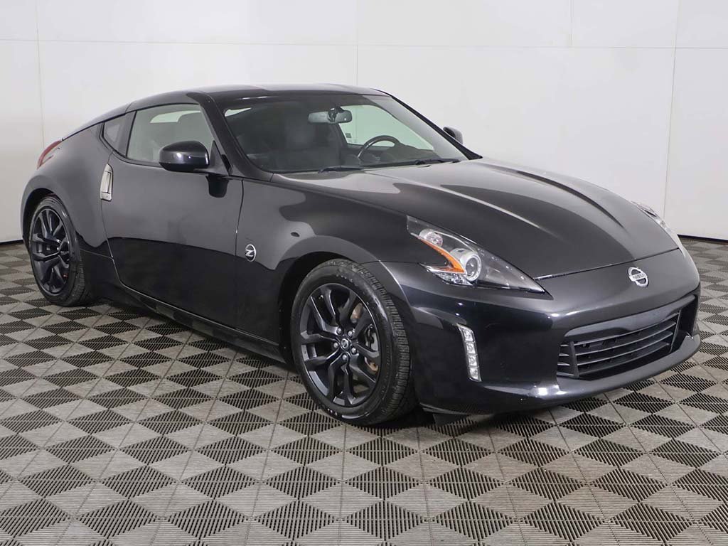 Used 2020 Nissan 370Z Coupe image 2