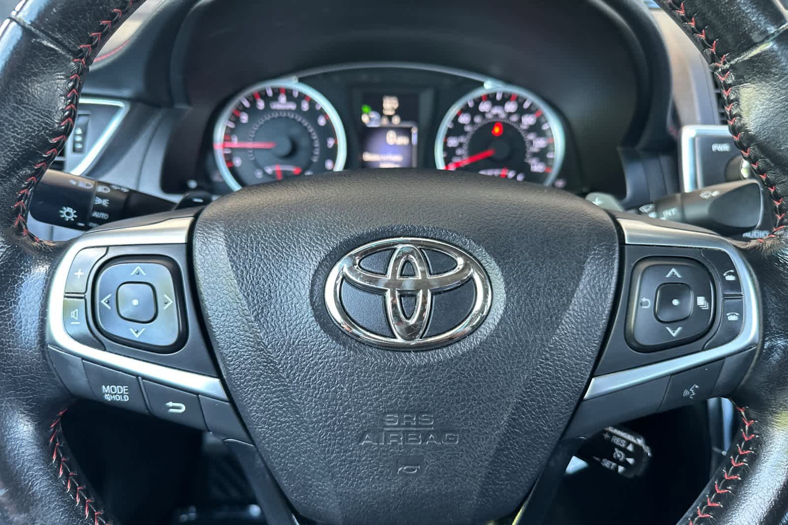 Used 2016 Toyota Camry SE FWD image 23