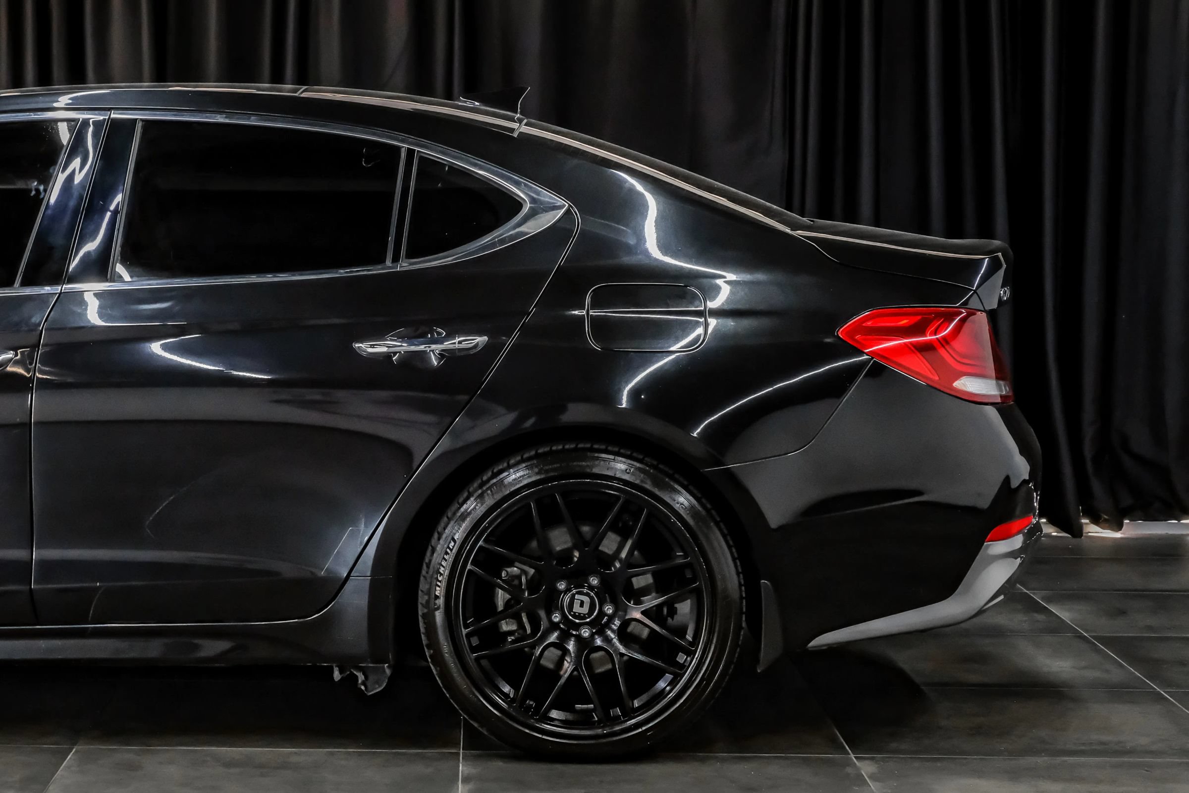Used 2019 Genesis G70 2.0T Advanced w/ Dynamic Package AWD/4WD image 13