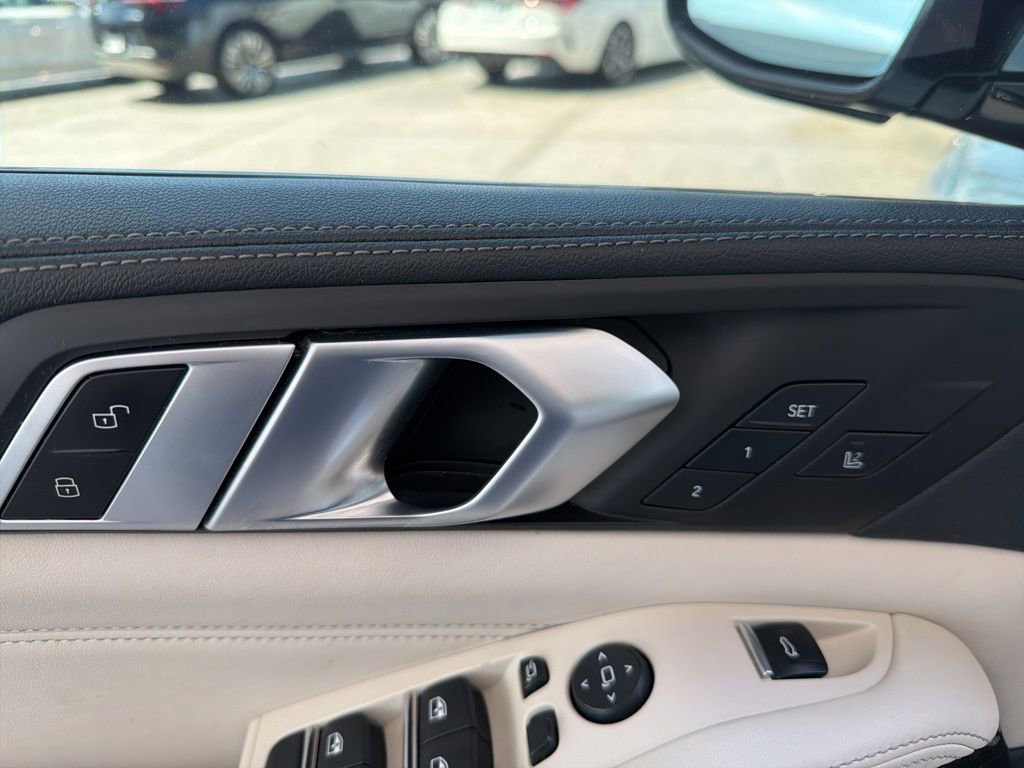 Used 2020 BMW X5 sDrive40i w/ M Sport Package image 6