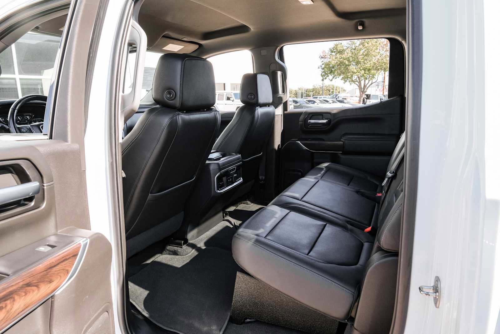 Used 2020 GMC Sierra 1500 SLT image 40