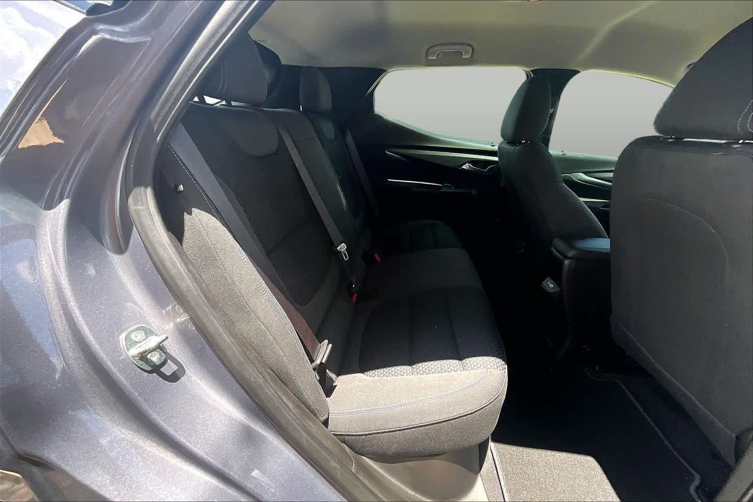Used 2022 Chevrolet Bolt EUV LT w/ Comfort Package FWD image 19
