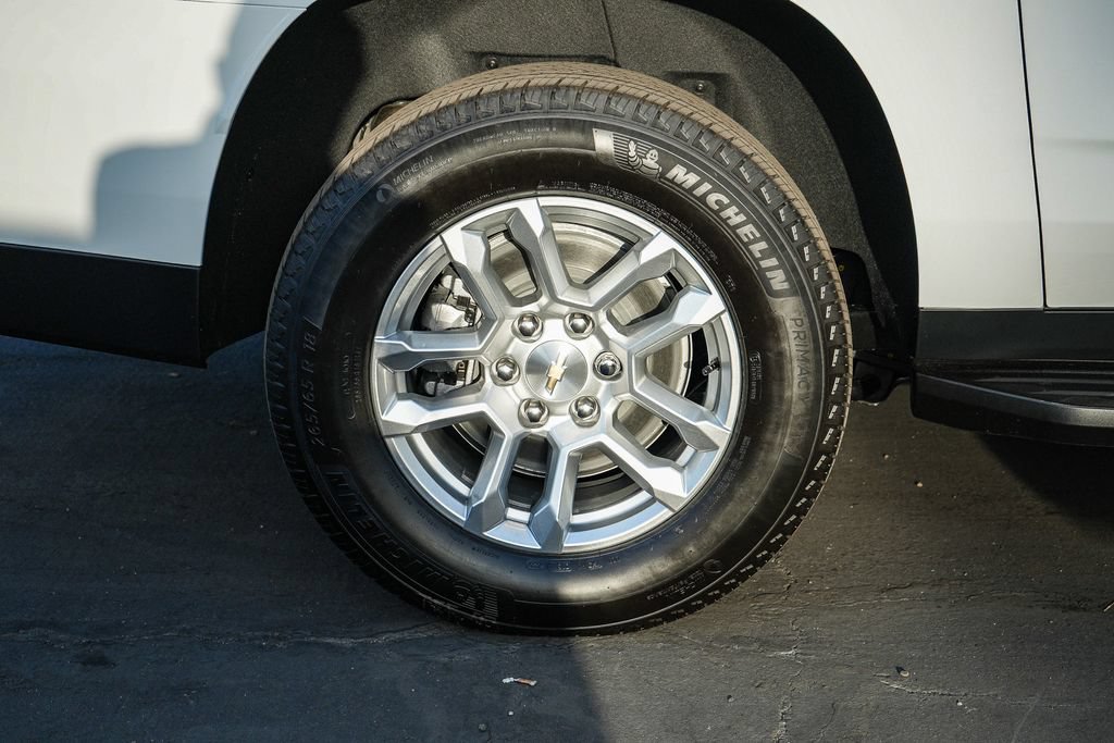 New 2026 Chevrolet Suburban LS w/ Max Trailering Package AWD/4WD image 12