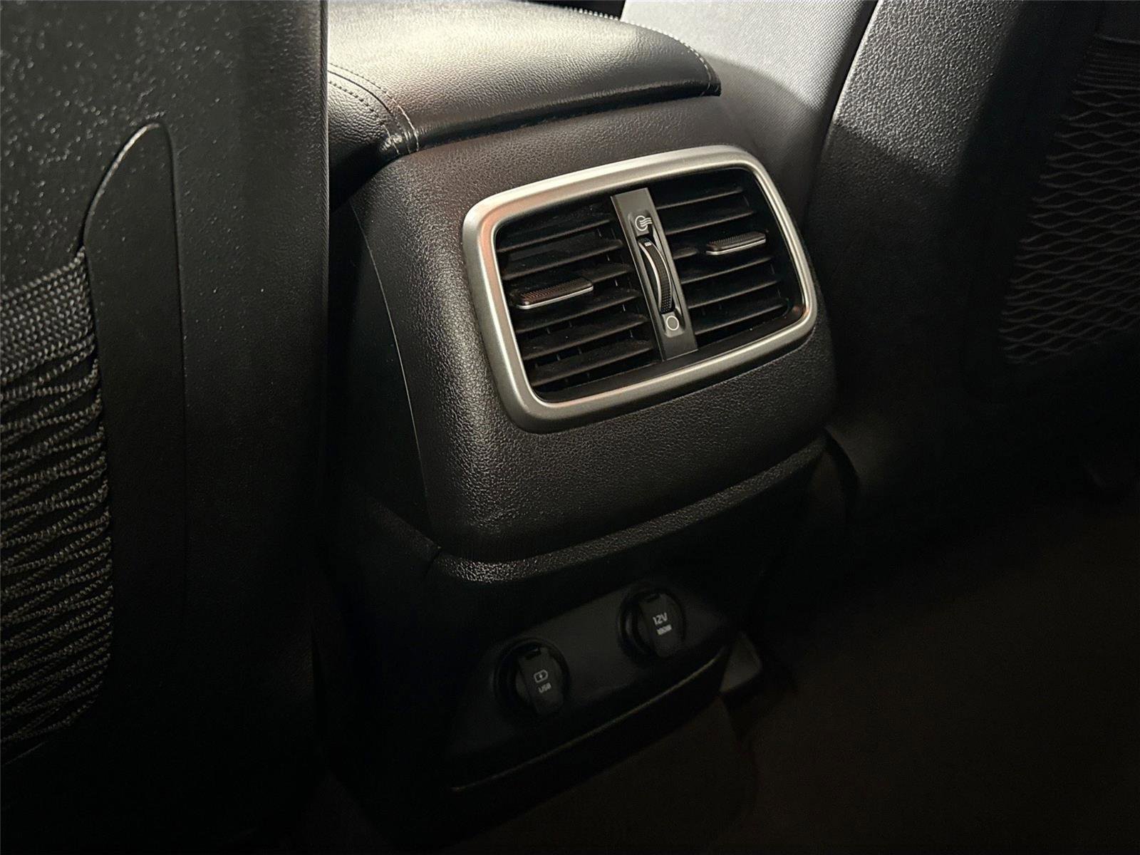 Used 2019 Kia Sorento LX image 30