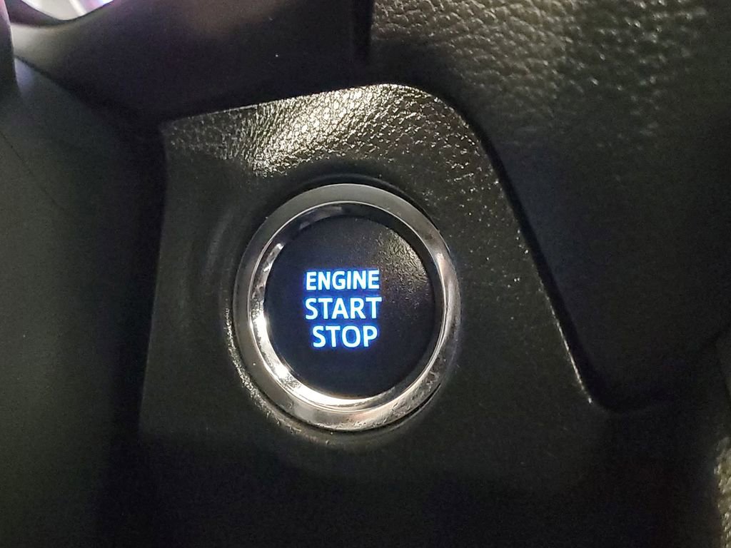 Used 2021 Toyota RAV4 XLE w/ Convenience Package image 31