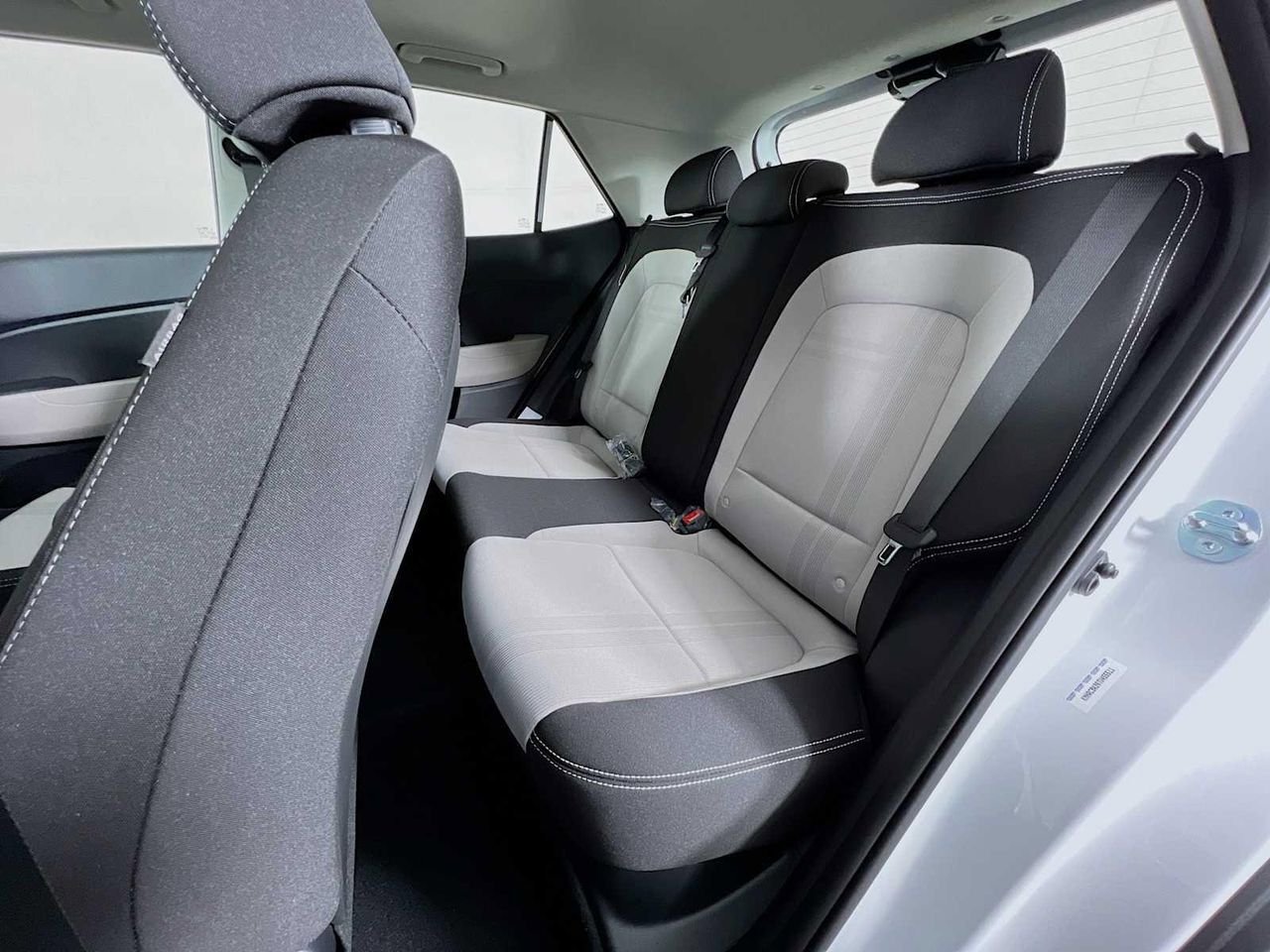 New 2026 Hyundai Venue SEL FWD image 14