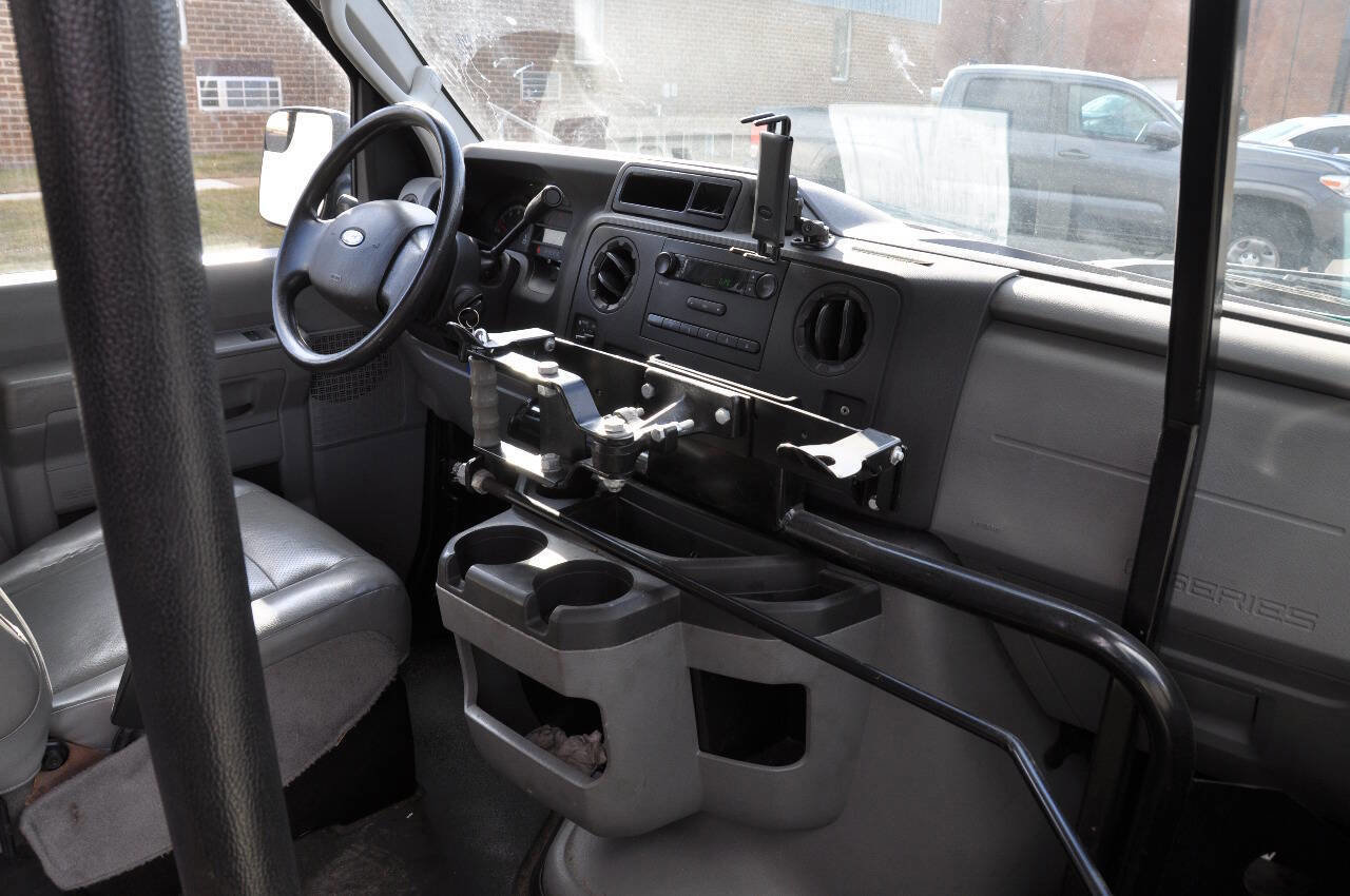 Used 2014 Ford E-350 and Econoline 350 Extended Super Duty w/ Power Group image 22