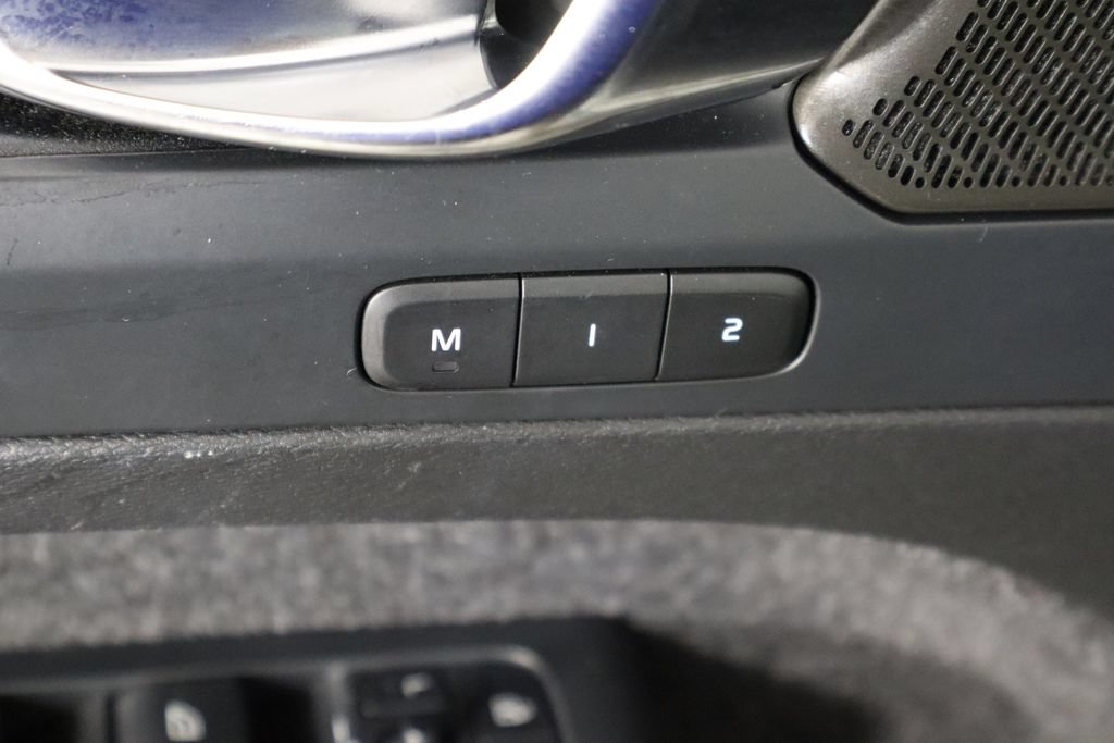 Used 2023 Volvo C40 P8 Recharge Ultimate AWD/4WD image 21