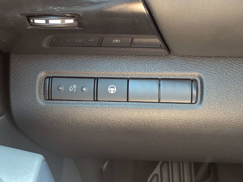 Used 2024 Nissan Pathfinder SV FWD image 23