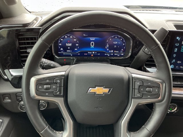 Used 2024 Chevrolet Silverado 1500 LT AWD/4WD image 4