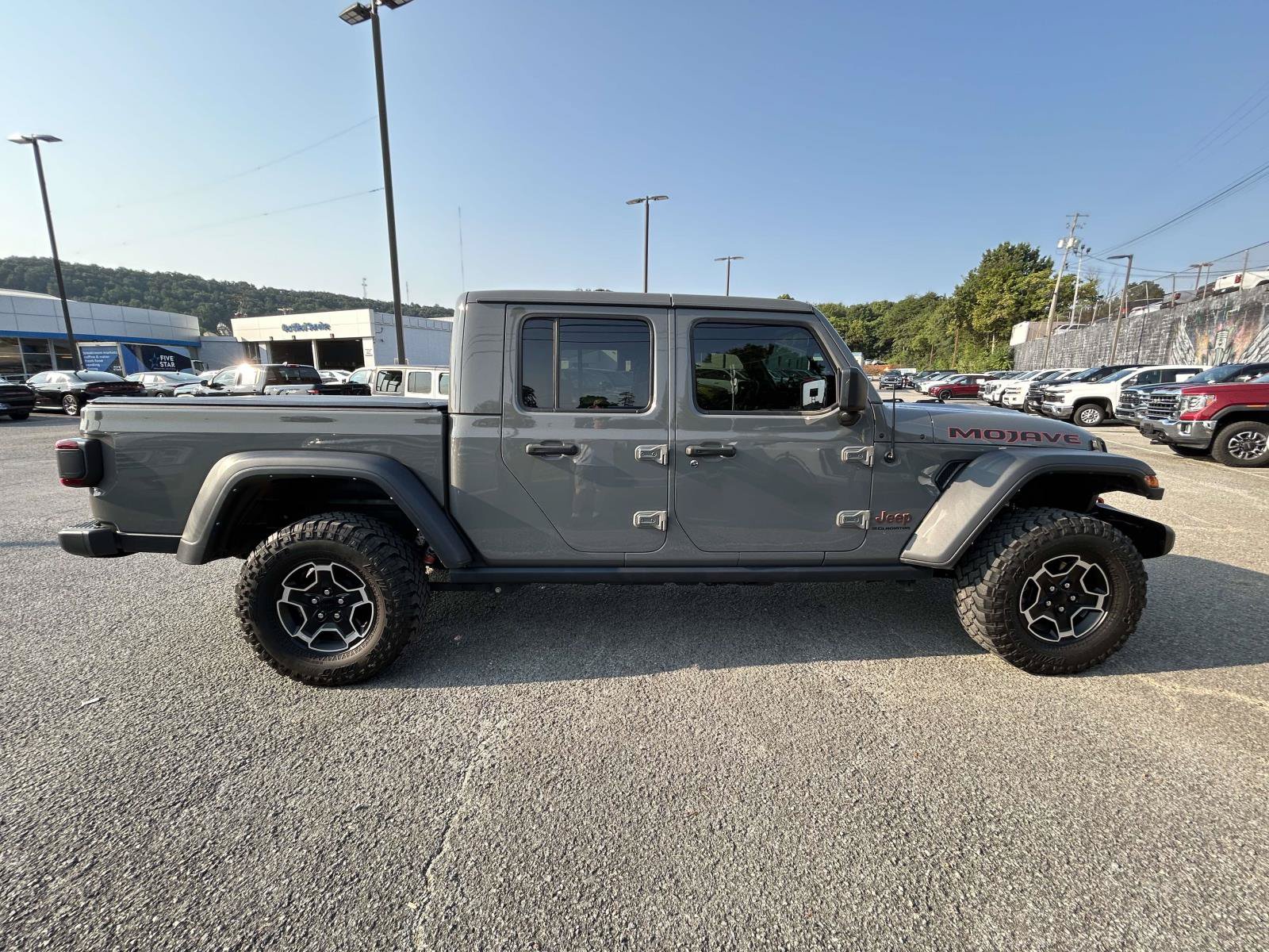 Used 2023 Jeep Gladiator Mojave w/ LED Lighting Group AWD/4WD image 8