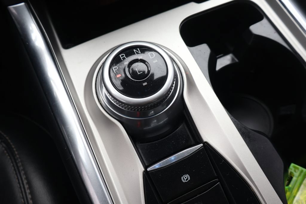 Used 2022 Ford Explorer XLT w/ Equipment Group 202A image 21