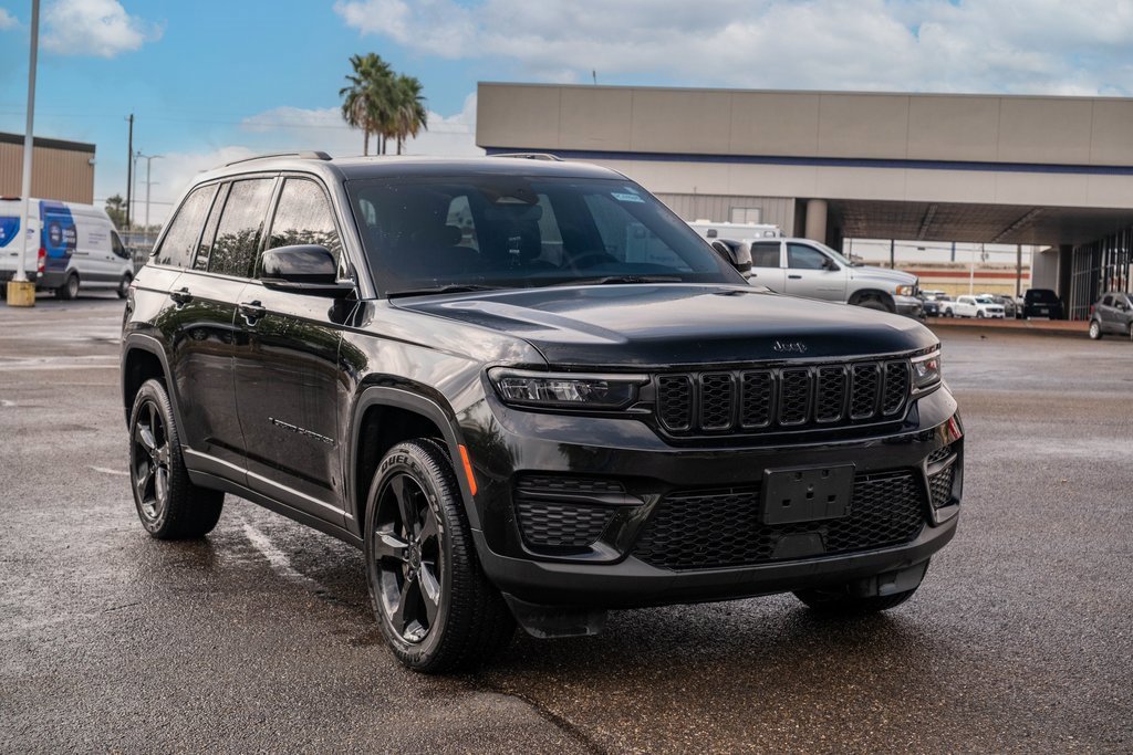 Used 2023 Jeep Grand Cherokee Altitude