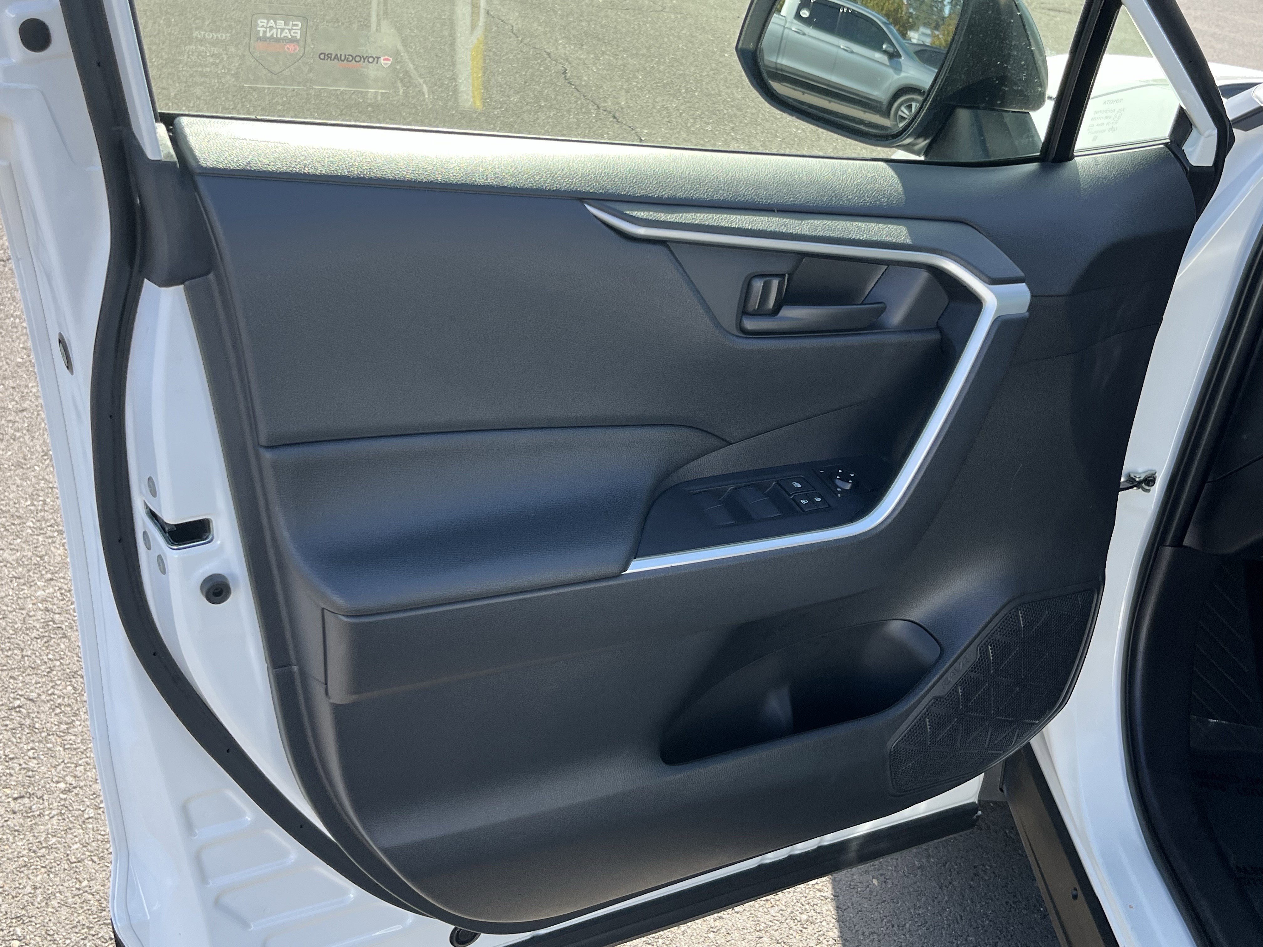 Used 2024 Toyota RAV4 LE AWD/4WD image 15