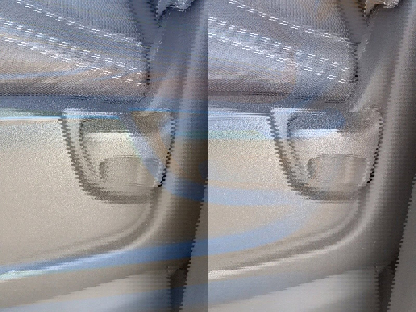 Used 2024 Nissan Titan SV image 24