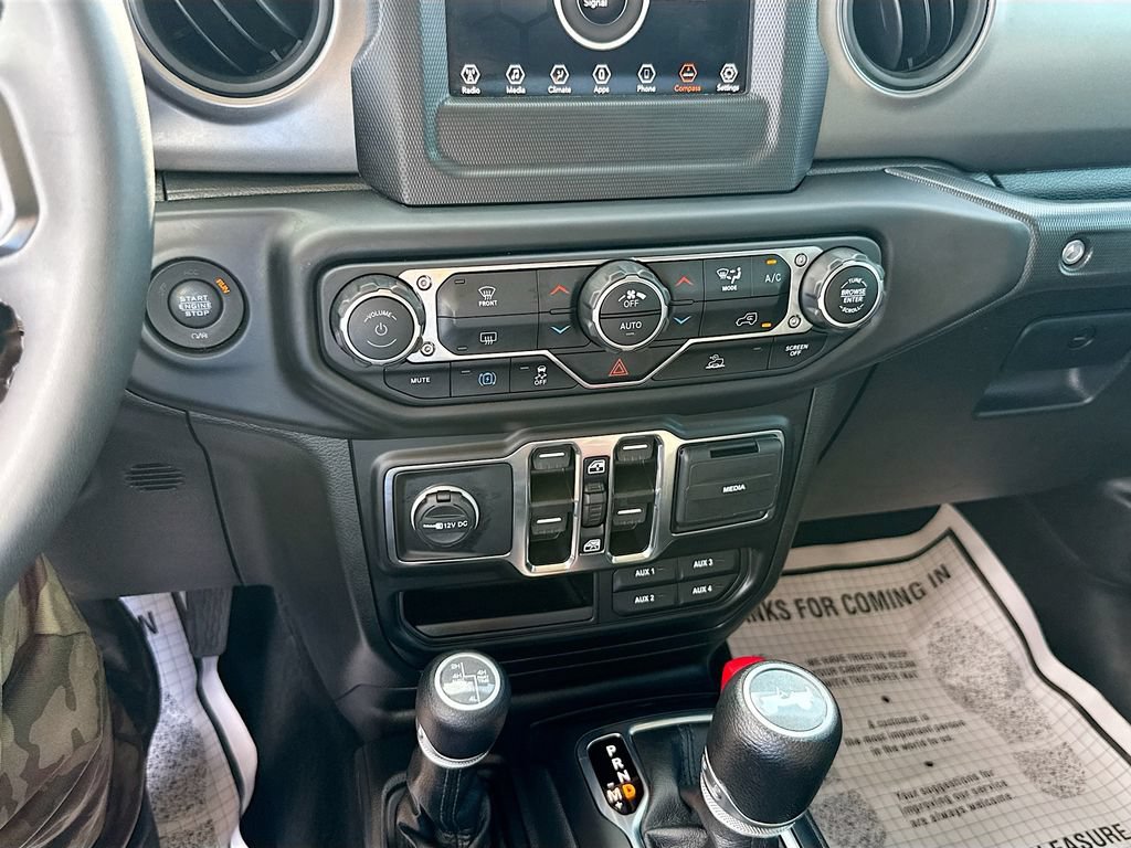 Used 2023 Jeep Wrangler Unlimited AWD/4WD image 17