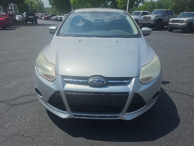 Used 2013 Ford Focus SE w/ SE Winter Pkg FWD image 4