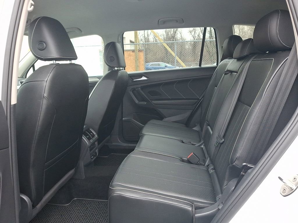 Certified 2022 Volkswagen Tiguan SE AWD/4WD image 10