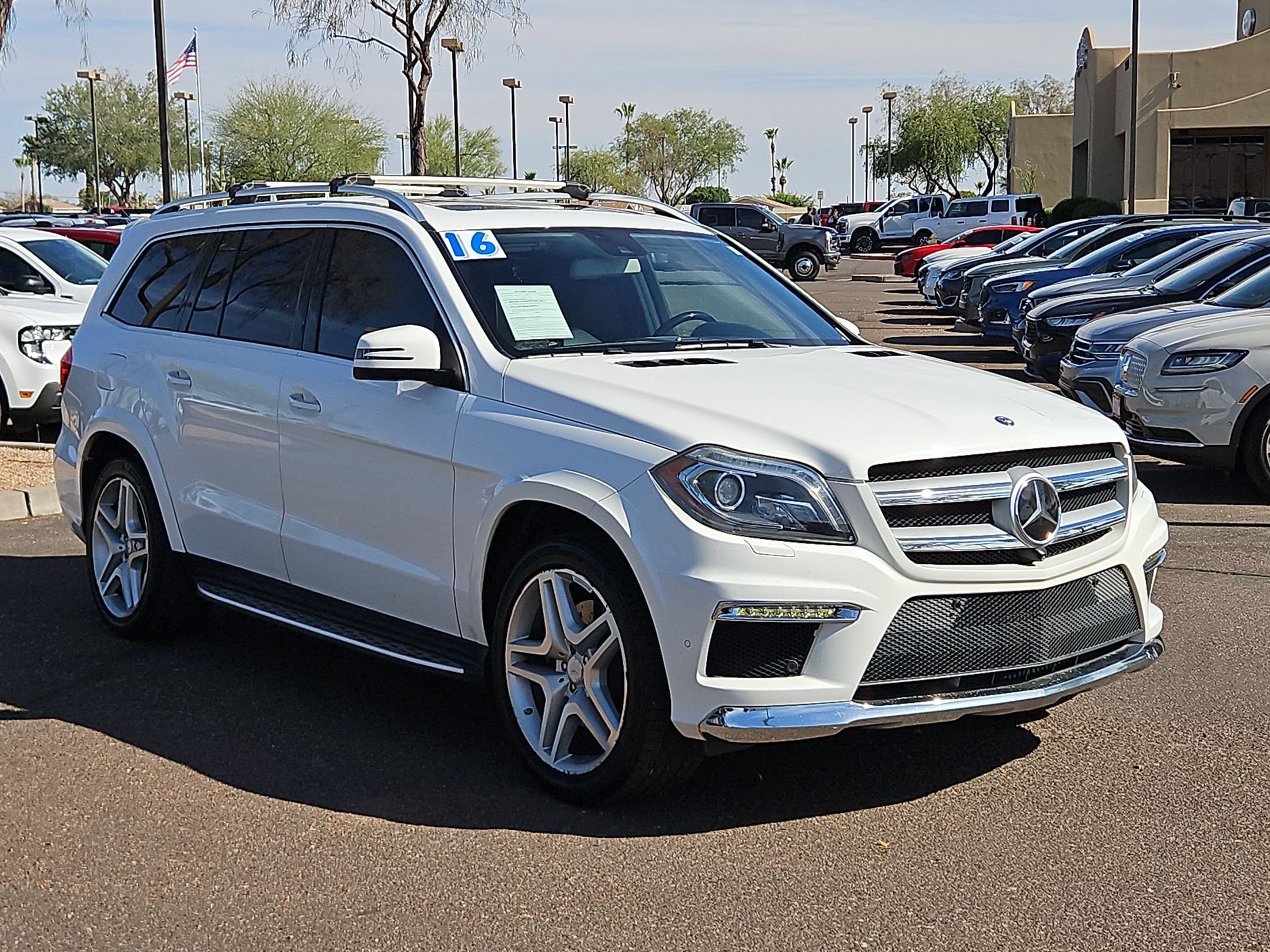 Used 2016 Mercedes-Benz GL 550 4MATIC image 3