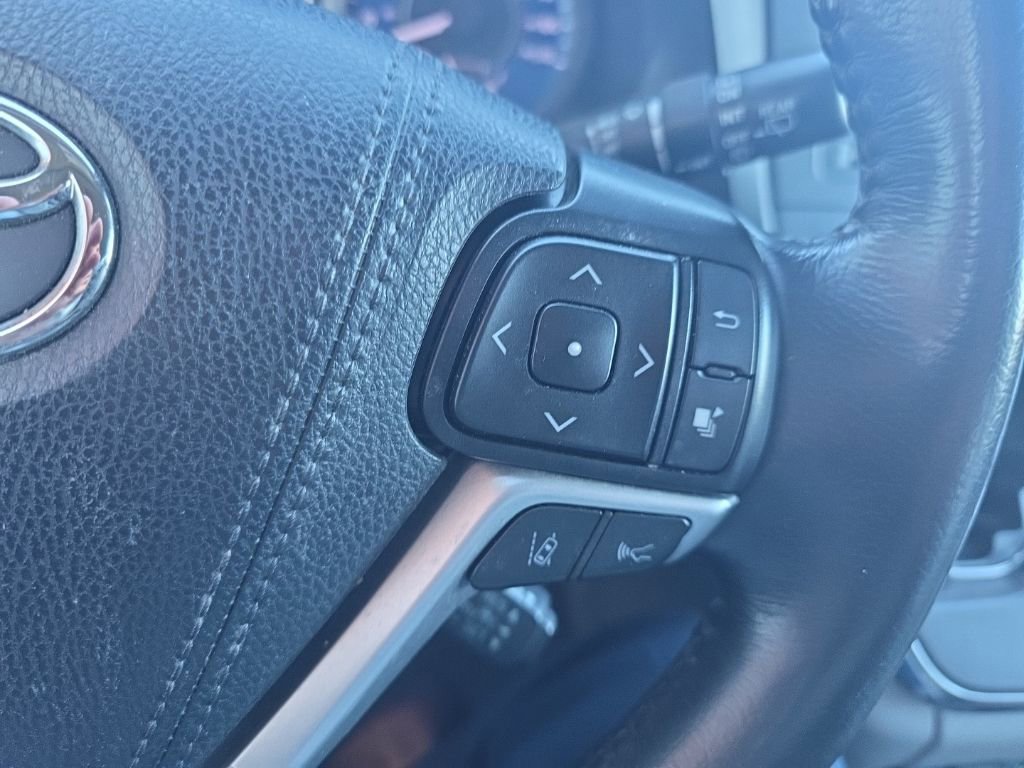 Used 2019 Toyota Sienna XLE w/ XLE Navigation Package image 22