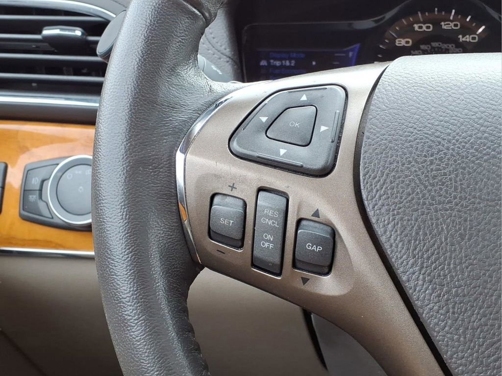 Used 2013 Lincoln MKX AWD image 15